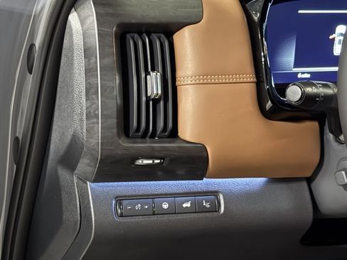 New 2026 Nissan Pathfinder Platinum AWD/4WD image 23