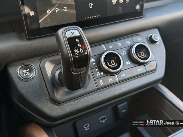 Used 2024 Land Rover Defender 110 X AWD/4WD image 24