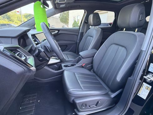 Used 2023 Audi Q4 e-tron Premium Plus w/ Premium Plus AWD/4WD image 19