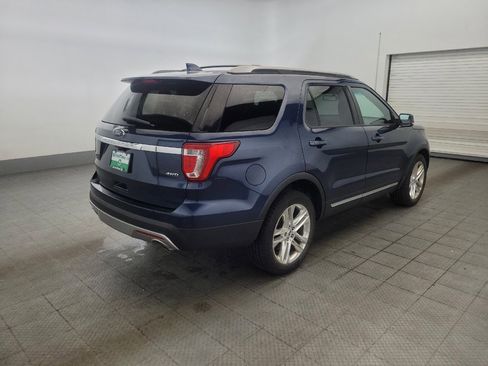 Used 2017 Ford Explorer XLT w/ Equipment Group 202A AWD/4WD image 9