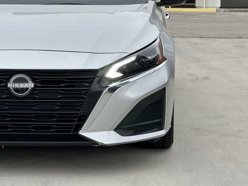 Used 2024 Nissan Altima 2.5 SV image 13