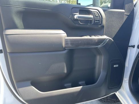 Used 2022 Chevrolet Silverado 3500 LTZ w/ LTZ Convenience Package image 16