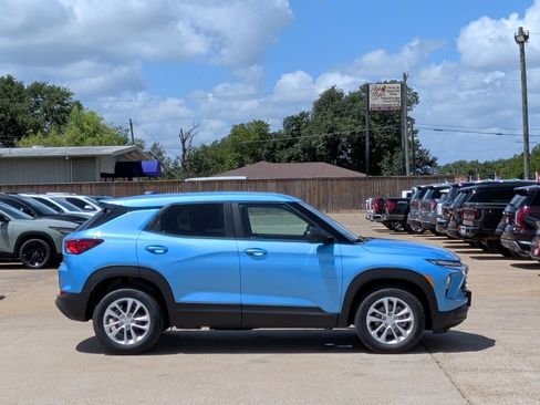 New 2026 Chevrolet TrailBlazer LS w/ LS Convenience Package FWD image 9