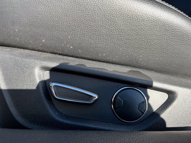 Used 2016 Ford Mustang Convertible RWD image 15