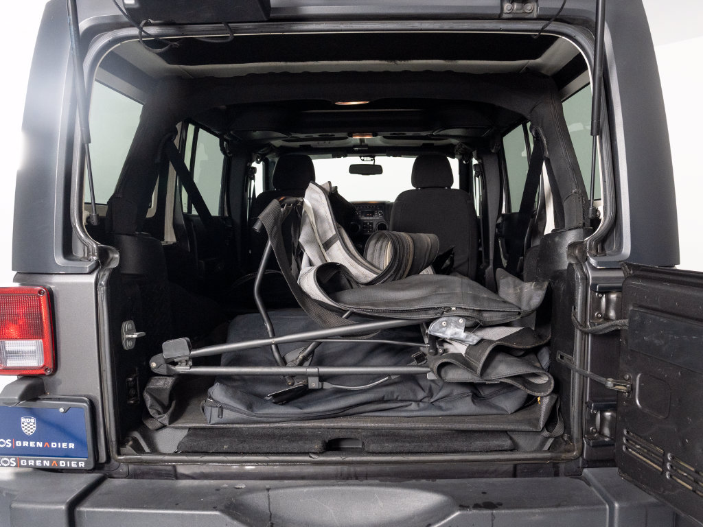 Used 2018 Jeep Wrangler Unlimited Sport S AWD/4WD image 40