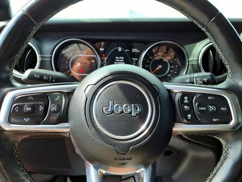 Used 2020 Jeep Gladiator Overland image 23