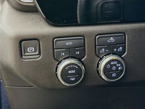 Used 2025 GMC Sierra 1500 Elevation AWD/4WD image 17