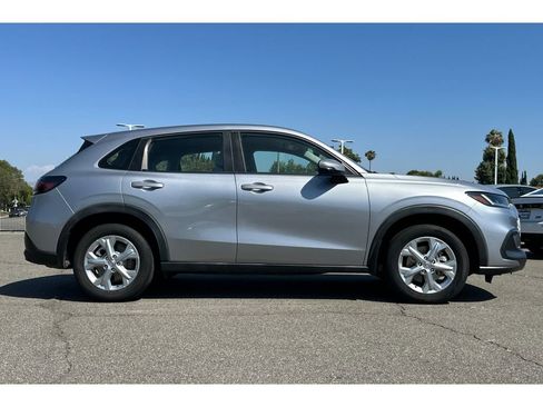 Used 2023 Honda HR-V LX image 7