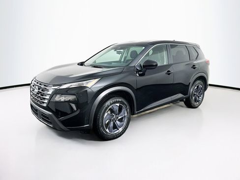 Used 2025 Nissan Rogue SV image 3