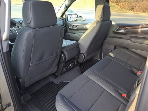 Used 2025 GMC Sierra 1500 Elevation image 11