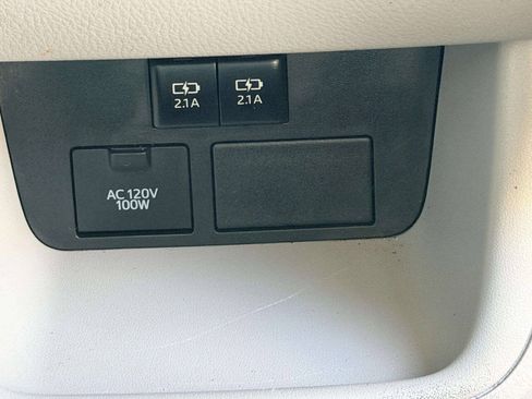Used 2019 Toyota Highlander Limited AWD/4WD image 33
