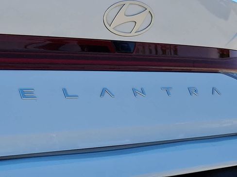 Used 2025 Hyundai Elantra SEL FWD image 32