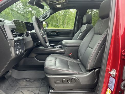 Used 2025 Chevrolet Tahoe RST w/ Comfort Package AWD/4WD image 15