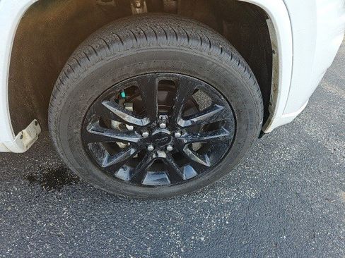 Used 2018 Jeep Grand Cherokee Altitude image 10