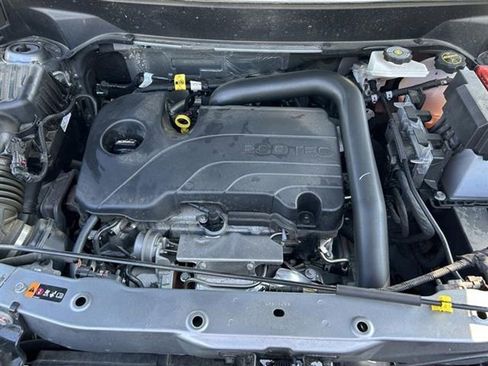 Used 2025 Chevrolet Equinox LT w/ Convenience Package II image 32