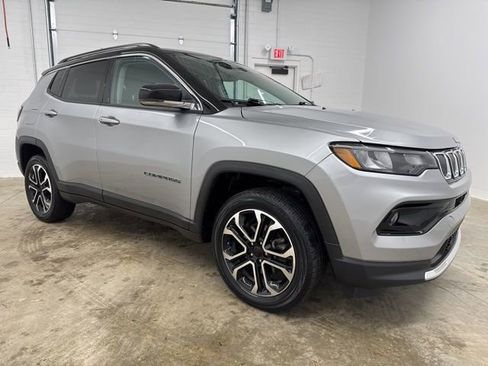 Used 2022 Jeep Compass Limited w/ Sun and Sound Group image 3