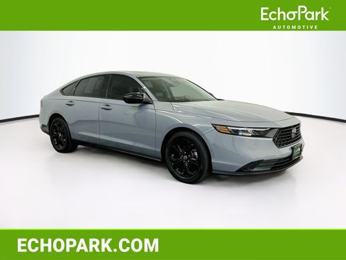 Used 2025 Honda Accord SE image 1