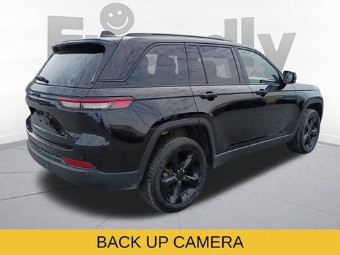 Used 2023 Jeep Grand Cherokee Altitude AWD/4WD image 7