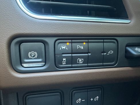 Used 2022 Chevrolet Tahoe High Country image 43