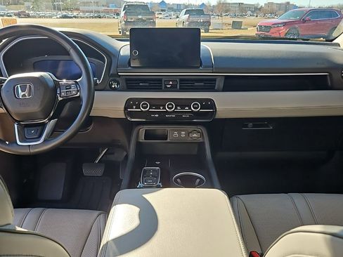 Used 2023 Honda Pilot Elite image 12