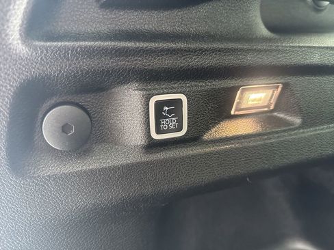 Used 2023 Jeep Grand Cherokee L Limited image 21