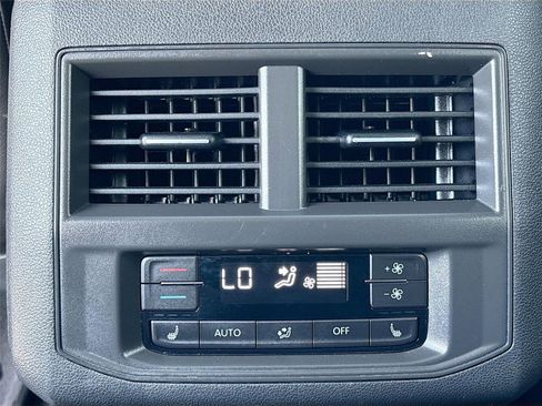 Used 2021 Volkswagen Atlas SEL Premium image 29