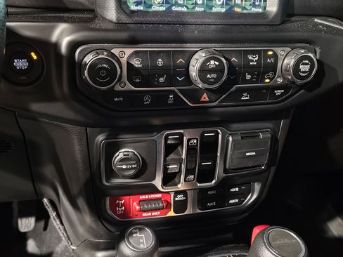 Used 2023 Jeep Gladiator Mojave w/ LED Lighting Group image 32