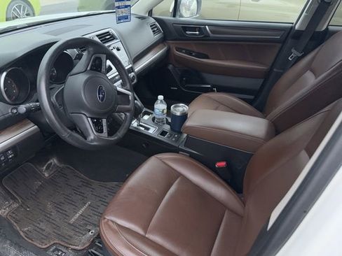 Used 2017 Subaru Outback 3.6R Touring image 4