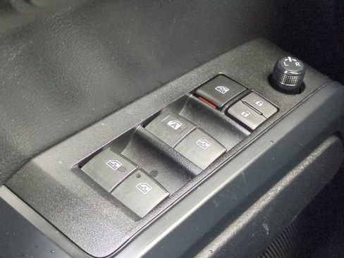 Used 2019 Toyota Tacoma SR w/ SR Convenience Package image 22