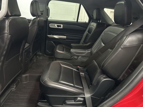 Used 2023 Ford Explorer XLT w/ Equipment Group 202A AWD/4WD image 22