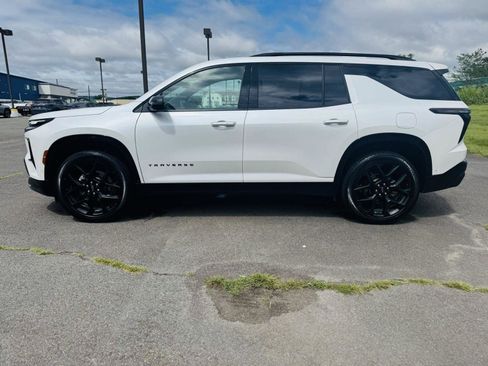 Used 2024 Chevrolet Traverse RS w/ LPO, Floor Liner Package image 4