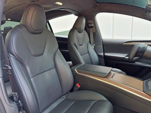 Used 2022 Tesla Model X AWD/4WD image 40