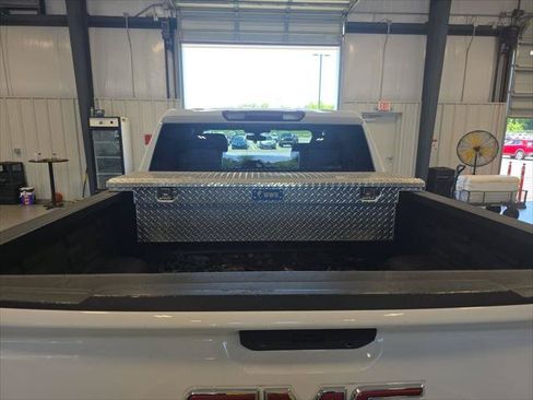 Used 2021 GMC Sierra 1500 4x4 Crew Cab w/ Sierra Value Package image 19