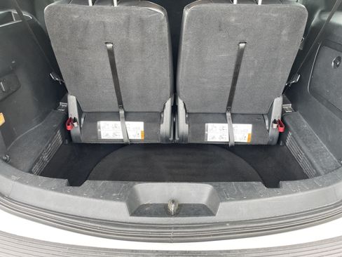 Used 2018 Ford Explorer XLT w/ Equipment Group 202A AWD/4WD image 30
