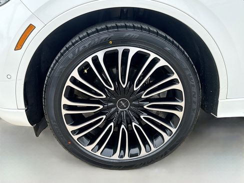 Used 2020 Lincoln Aviator Black Label w/ Dynamic Handling Package image 37