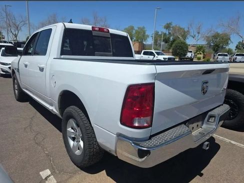 Used 2019 RAM 1500 Classic SLT w/ Luxury Group AWD/4WD image 3