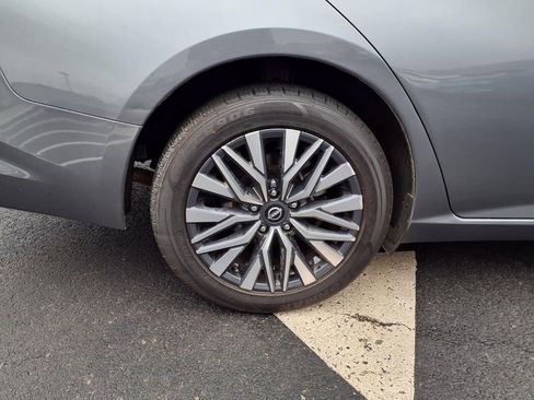 Used 2023 Nissan Altima 2.5 SV image 9