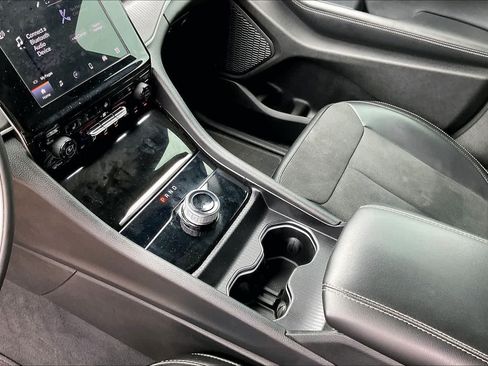 Used 2025 Jeep Grand Cherokee L Altitude RWD image 14
