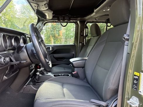 Used 2022 Jeep Wrangler Unlimited Sport AWD/4WD image 13
