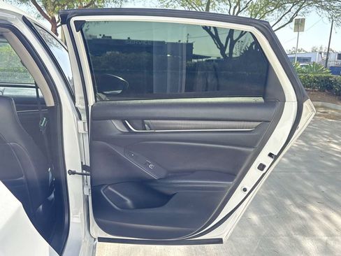 Used 2020 Honda Accord Touring image 12