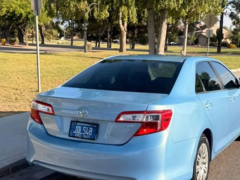 Used 2012 Toyota Camry LE FWD image 5
