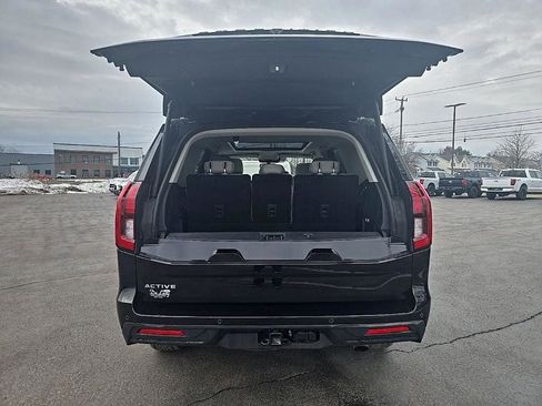 Used 2025 Ford Expedition Active image 29