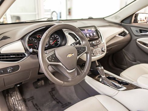 Used 2020 Chevrolet Malibu LT w/ Leather Package image 19