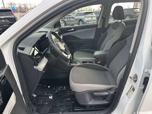 Used 2024 Volkswagen Taos S image 15