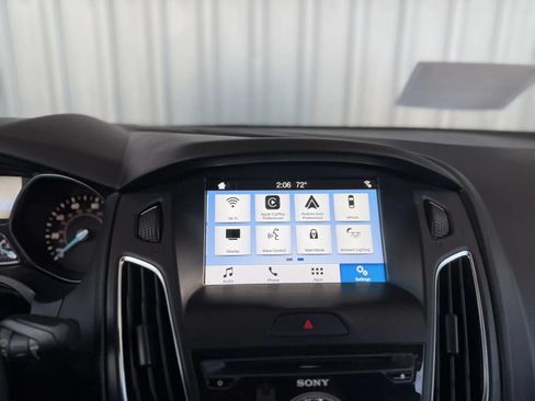 Used 2018 Ford Focus SEL FWD image 32