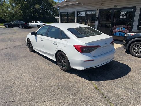 Used 2023 Honda Civic Sport image 2