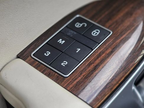 Used 2017 Land Rover Range Rover Long Wheelbase Supercharged image 27