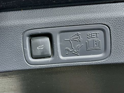 Used 2023 Ford Expedition Limited AWD/4WD image 32