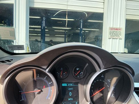 Used 2014 Chevrolet Cruze LT FWD image 13
