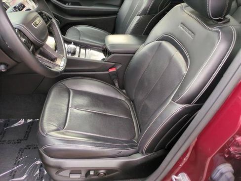 Used 2022 Jeep Grand Cherokee Overland AWD/4WD image 17